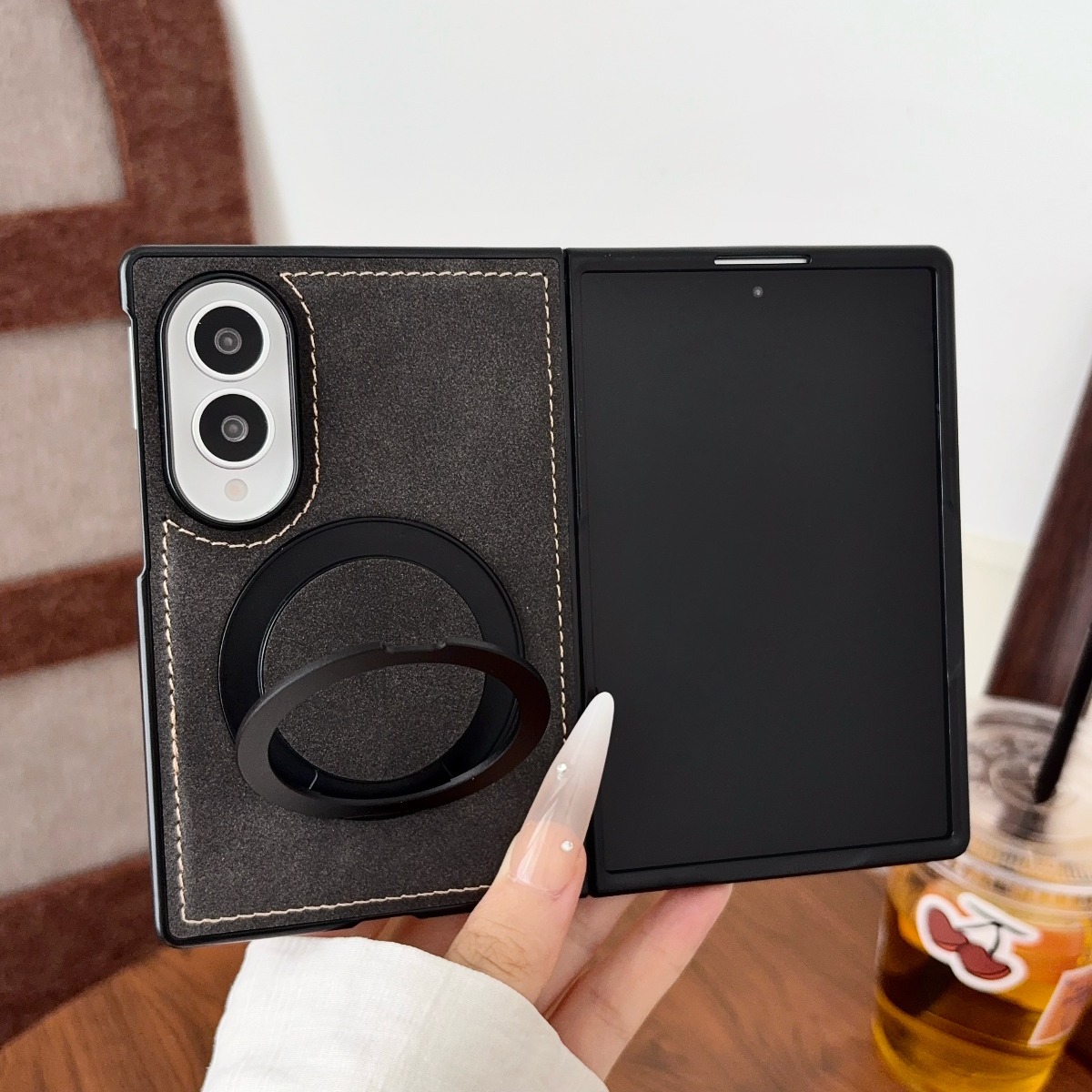 Magnetic Charging Stand - Custodia di Lusso in Pelle di