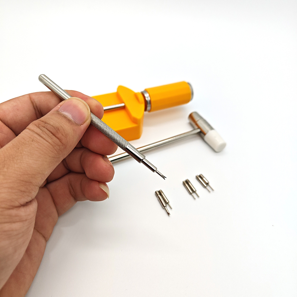 10 strumenti per la riparazion - Tool Kit Strap Change recensione e prezzo